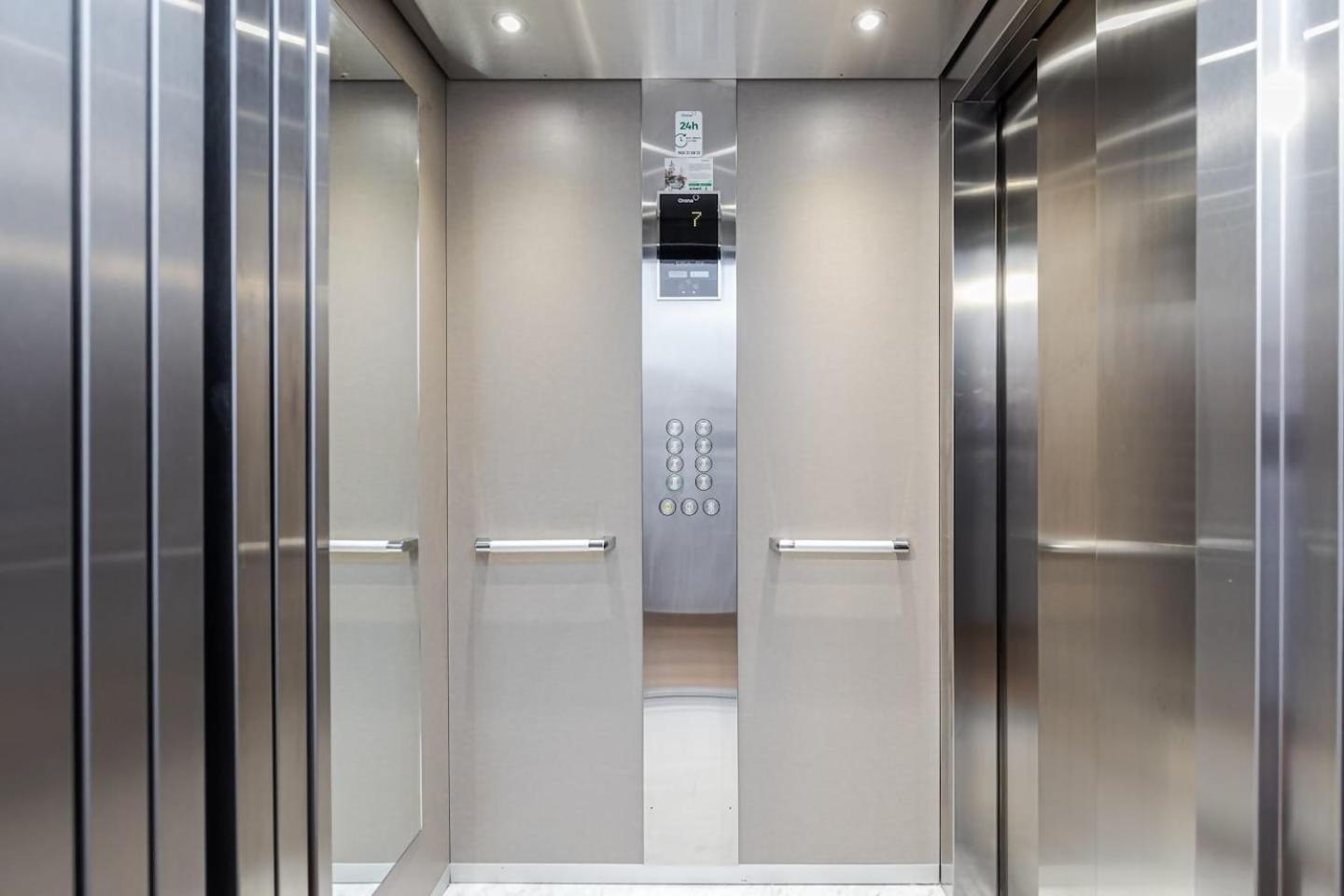 Mondrian New Ac Design Lovers Near La Concha Apartment San Sebastian